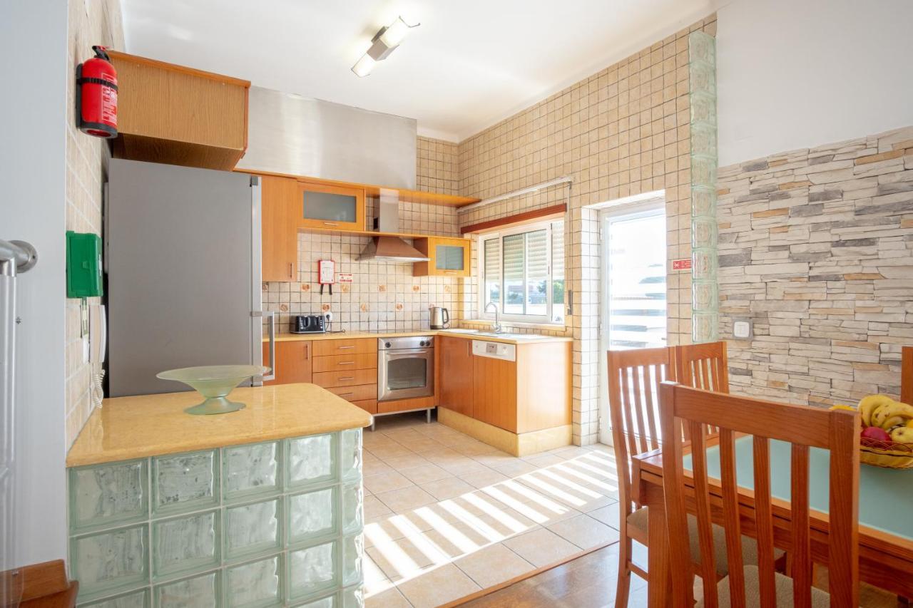 8 Rodrigues Family House - Villa With Patio Nazaré Kültér fotó