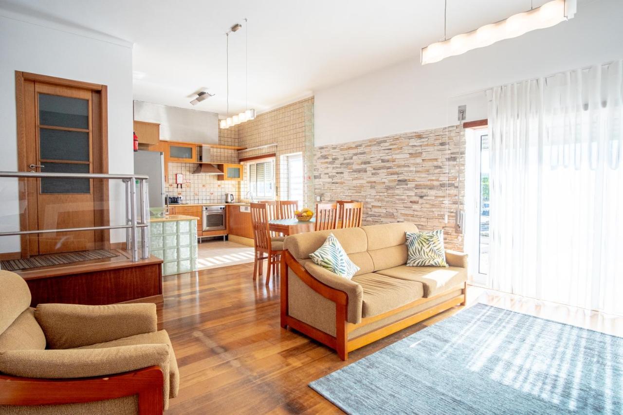 8 Rodrigues Family House - Villa With Patio Nazaré Kültér fotó
