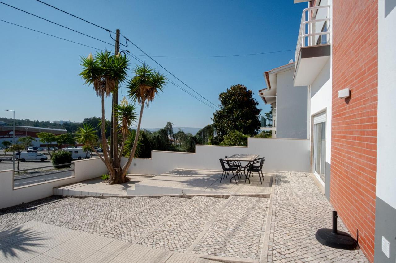 8 Rodrigues Family House - Villa With Patio Nazaré Kültér fotó