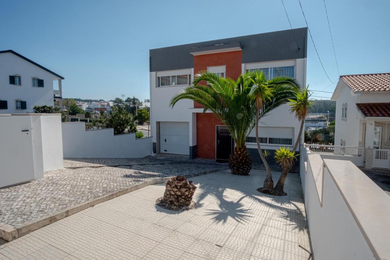 8 Rodrigues Family House - Villa With Patio Nazaré Kültér fotó