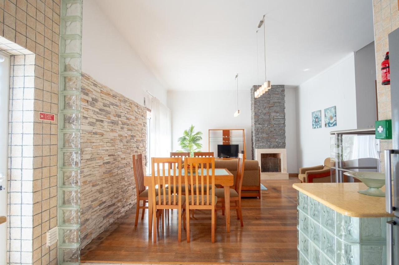 8 Rodrigues Family House - Villa With Patio Nazaré Kültér fotó