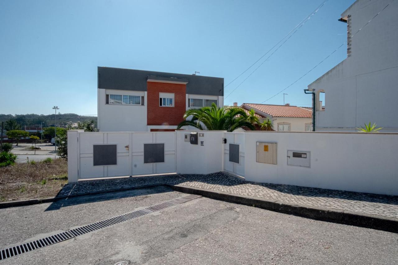8 Rodrigues Family House - Villa With Patio Nazaré Kültér fotó